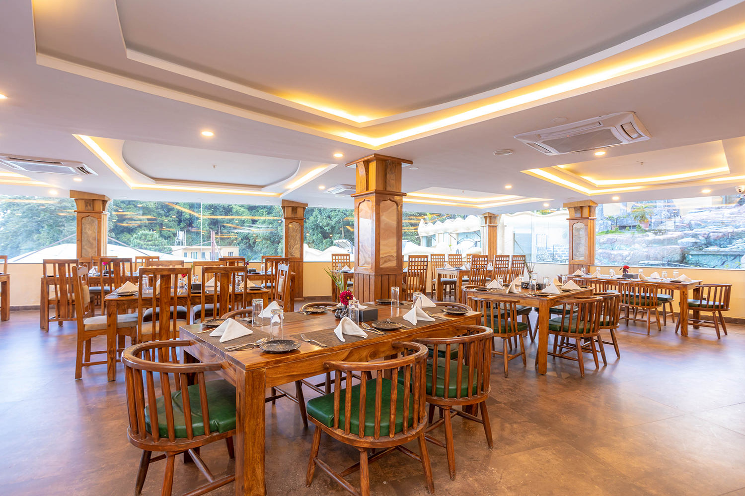 Dining at Aagantuk Resort
