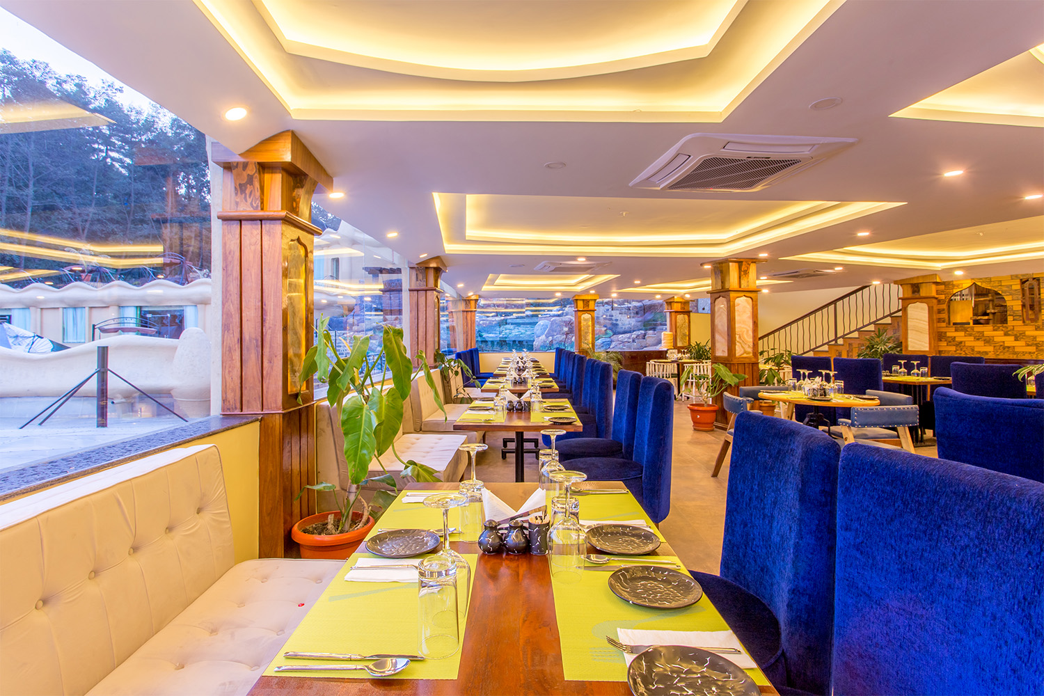 Dining at Aagantuk Resort